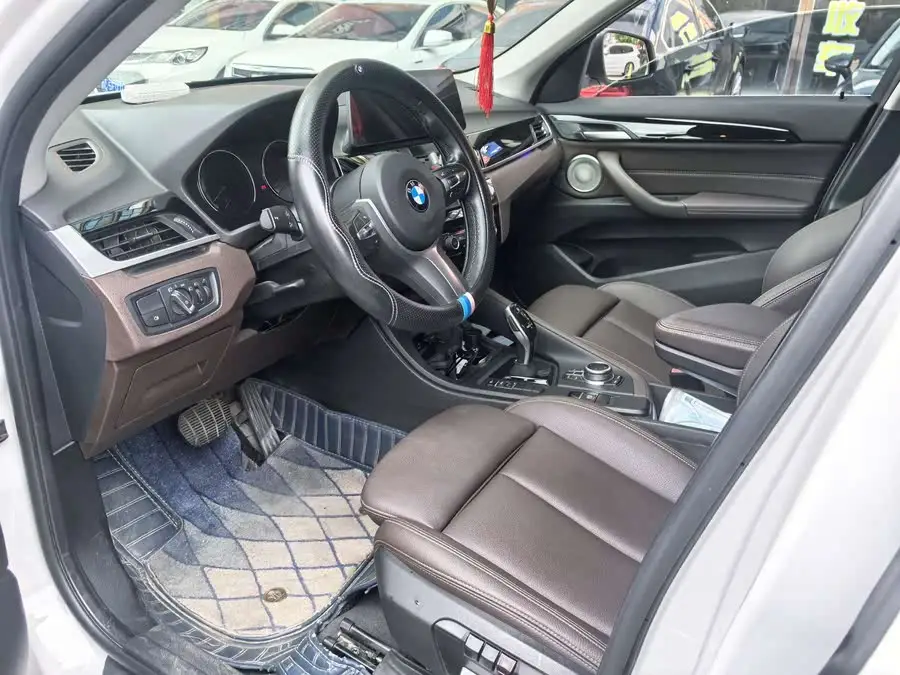 BMW X1 2020 sDrive25Li Leading Edition