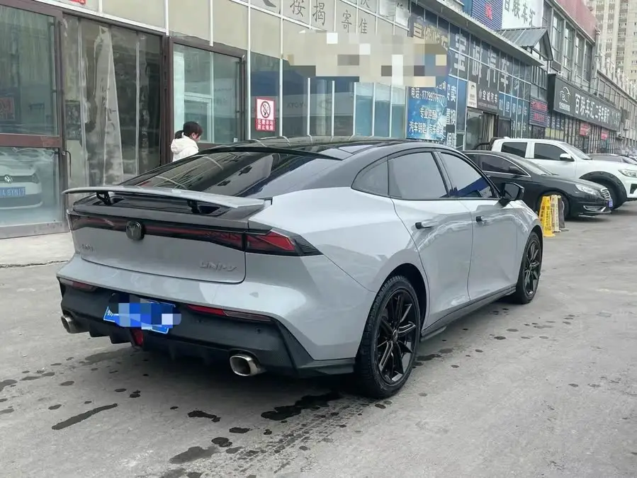 Changan UNI-V 2022 1.5T Premium