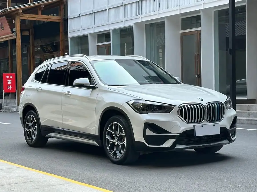 بي إم دبليو X1 2021 sDrive20Li فئة الرفاهية