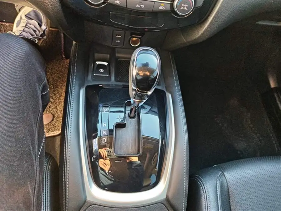 نيسان إكس-تريل 2021 2.0 لتر CVT 2WD XL بريميوم الذكية