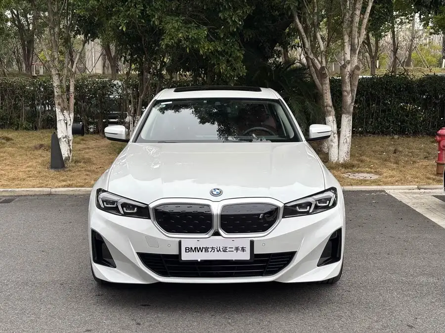 بي إم دبليو i3 2024 eDrive 35 L