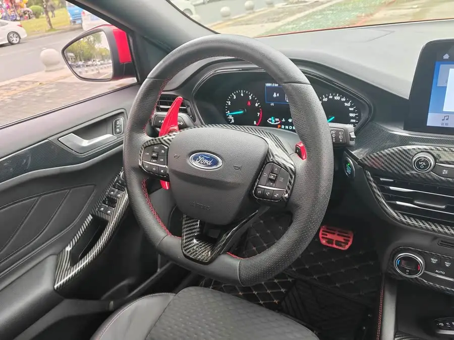 2020 فورد فوكس 2.0 إيكوبوست 180 أوتوماتيك ST لاين