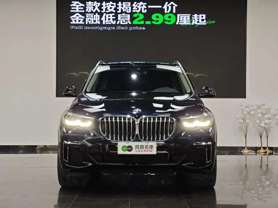 بي إم دبليو X5 2022 طراز مُعدل xDrive 30Li حزمة رياضية M