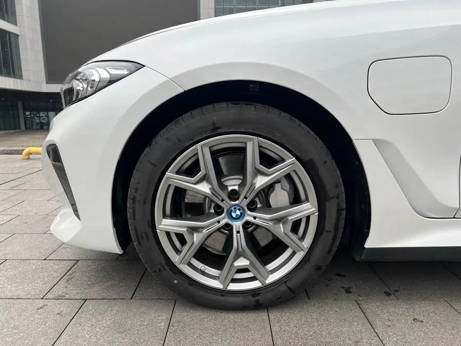 بي إم دبليو i3 2024 eDrive 35 L