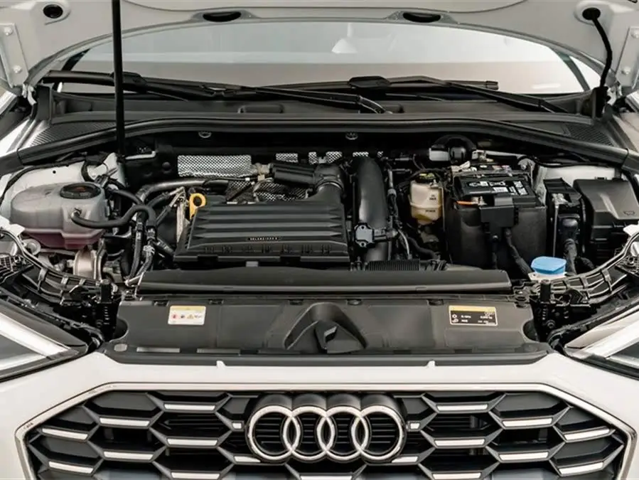 أودي A3 2024 سبورت باك 35 TFSI الطراز الرياضي الأنيق