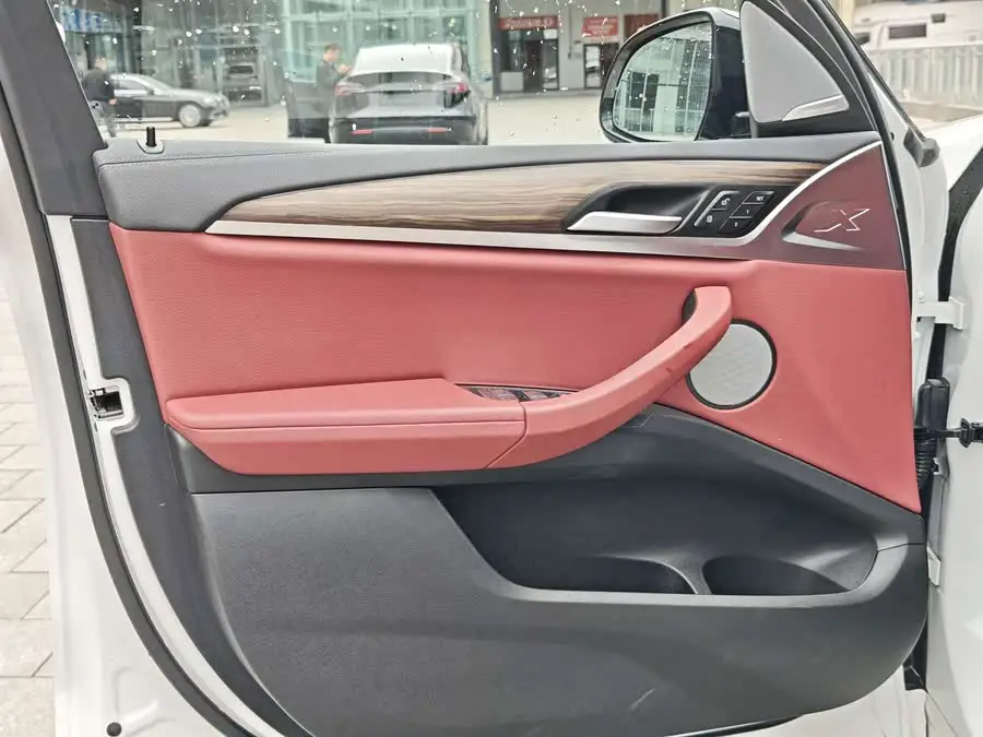 BMW X3 2023 xDrive30i Leading Model M Night Package