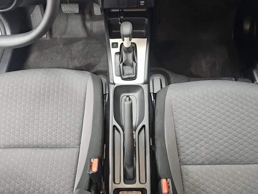 2021 هوندا فيت 1.5 لتر CVT إصدار المد潮