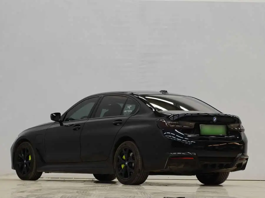 بي إم دبليو i3 2024 eDrive 40 L حزمة الليل