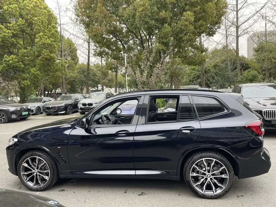 BMW X3 2022 xDrive30i Leading Model M Shadow Package
