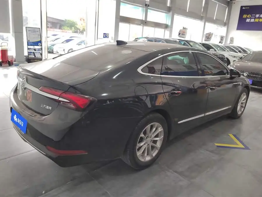 بيوك لاكروس 2022 552T فاخرة