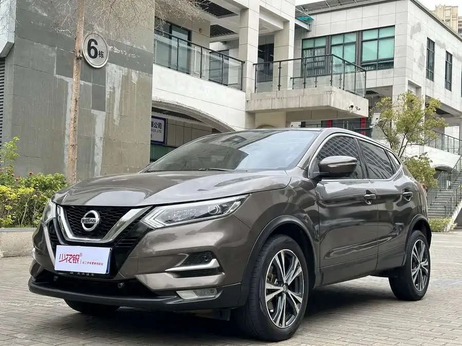 نيسان إكس تريل 2019 2.0 لتر CVT الفاخرة