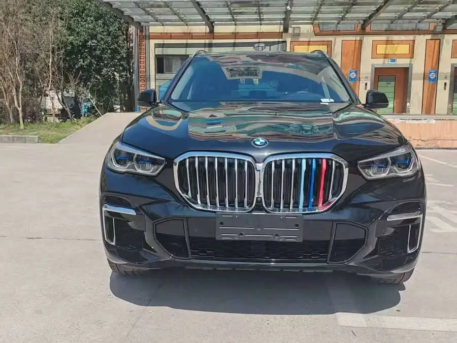 بي إم دبليو X5 2022 xDrive 30Li باقة M الرياضية الفاخرة