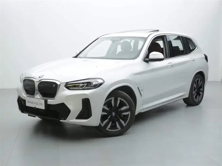 BMW iX3 2024 Leading Model