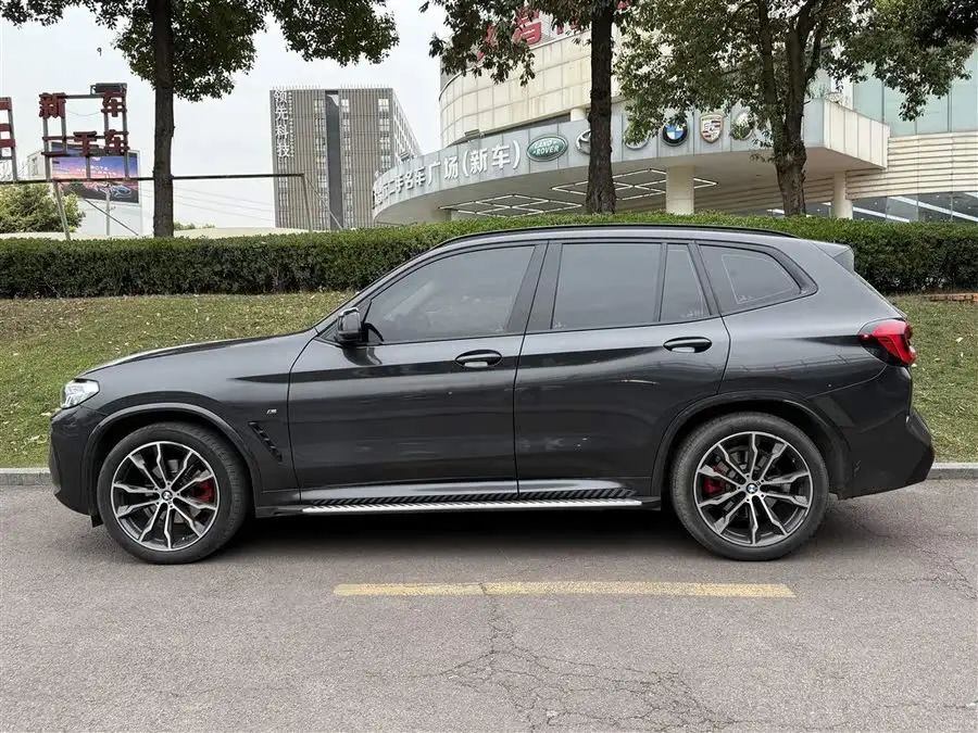 BMW X3 2022 xDrive30i Leading Model M Shadow Package