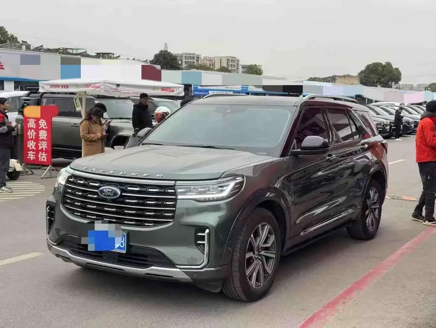 مستكشف 2023 EcoBoost 285 دفع رباعي تيتانيوم 7 مقاعد