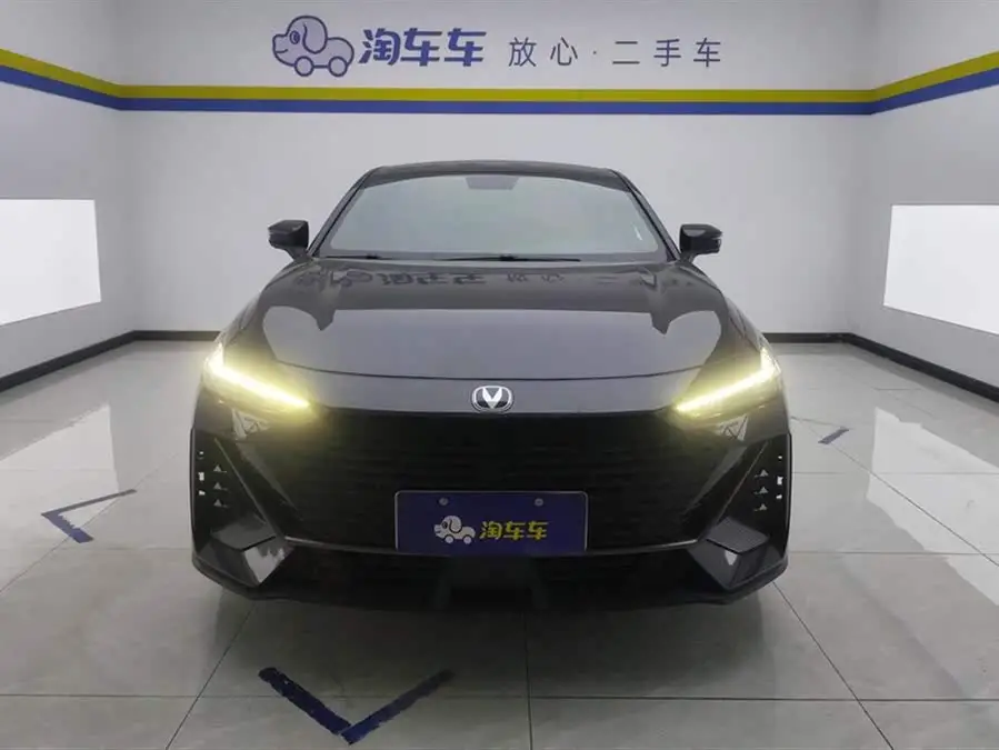 Changan UNI-V 2022 1.5T Premium