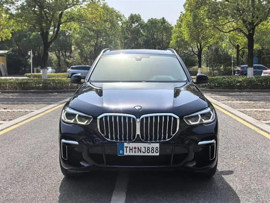 بي إم دبليو X5 2022 xDrive 30Li حزمة M الرياضية الفاخرة