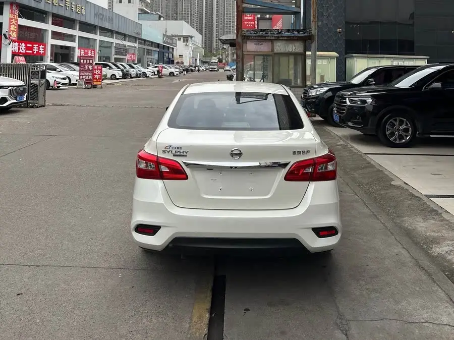 2022 نيسان سيلفي كلاسيك 1.6XL CVT نسخة فاخرة