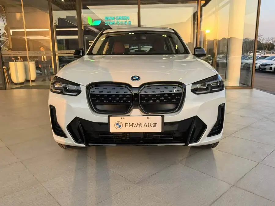 BMW iX3 2024 Leading Model