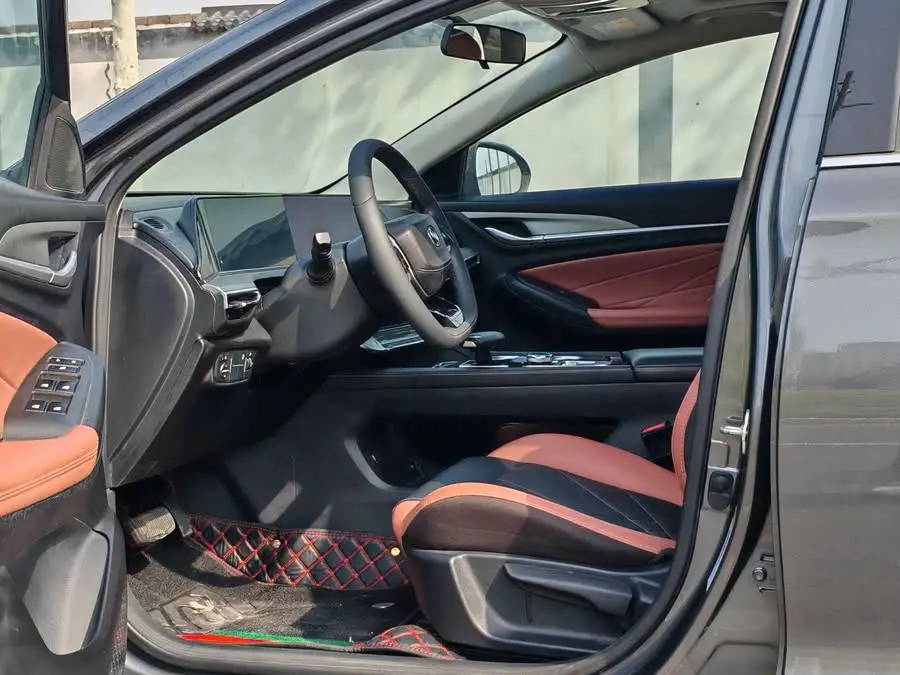 إيدونغ 2022 بلس بلو ويل NE 1.4T GDI DCT النسخة الرائدة