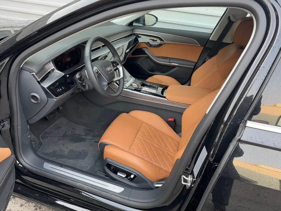 أودي A8 2023 طراز A8L 55 TFSI كواترو الرائد