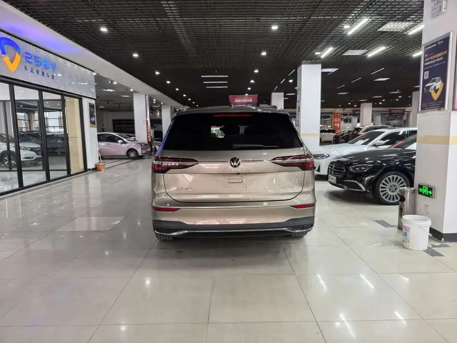 Volkswagen Viloran 2020 330 TSI Luxury Edition