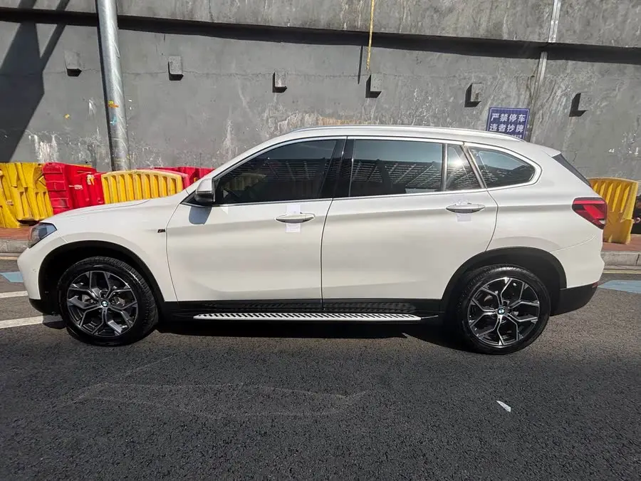 BMW X1 2020 sDrive25Li Leading Edition