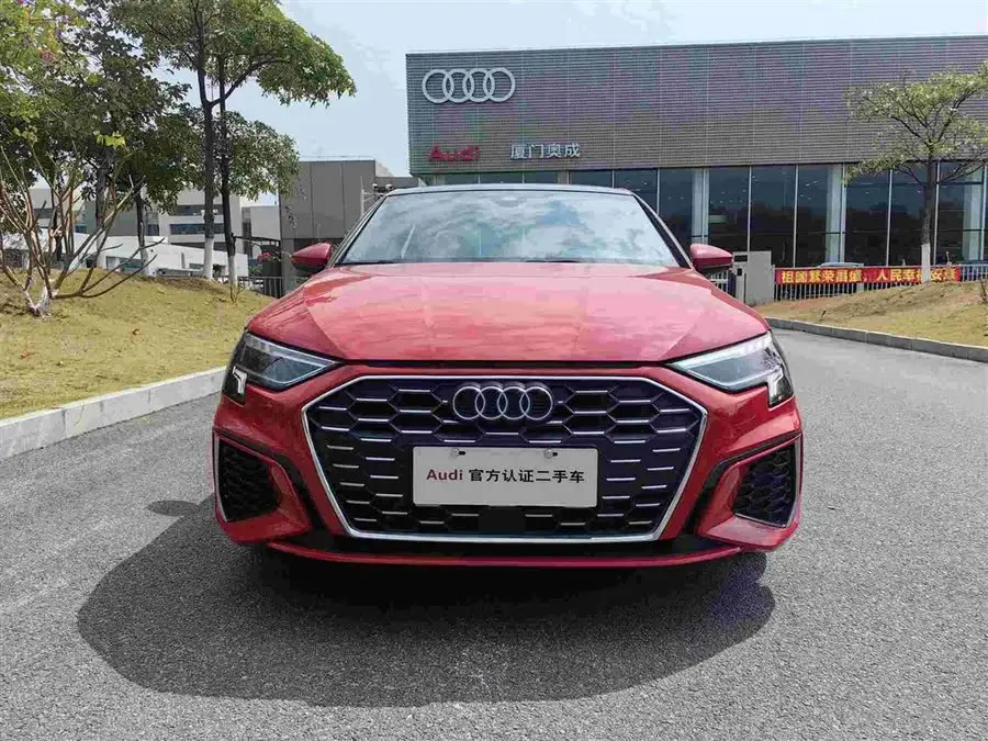 أودي A3 2024 A3L ليموزين 35 TFSI الرياضية الفاخرة