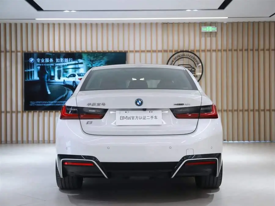 بي إم دبليو i3 2024 eDrive 40 L حزمة الليل