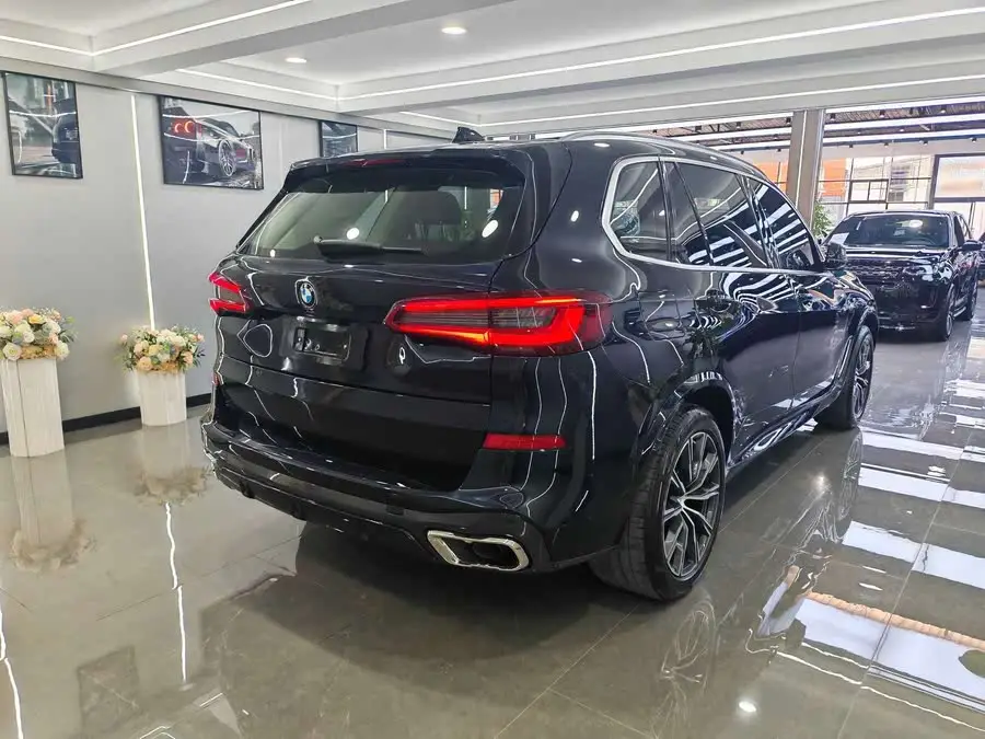 بي إم دبليو X5 2022 xDrive 30Li طراز M الرياضي الفاخر