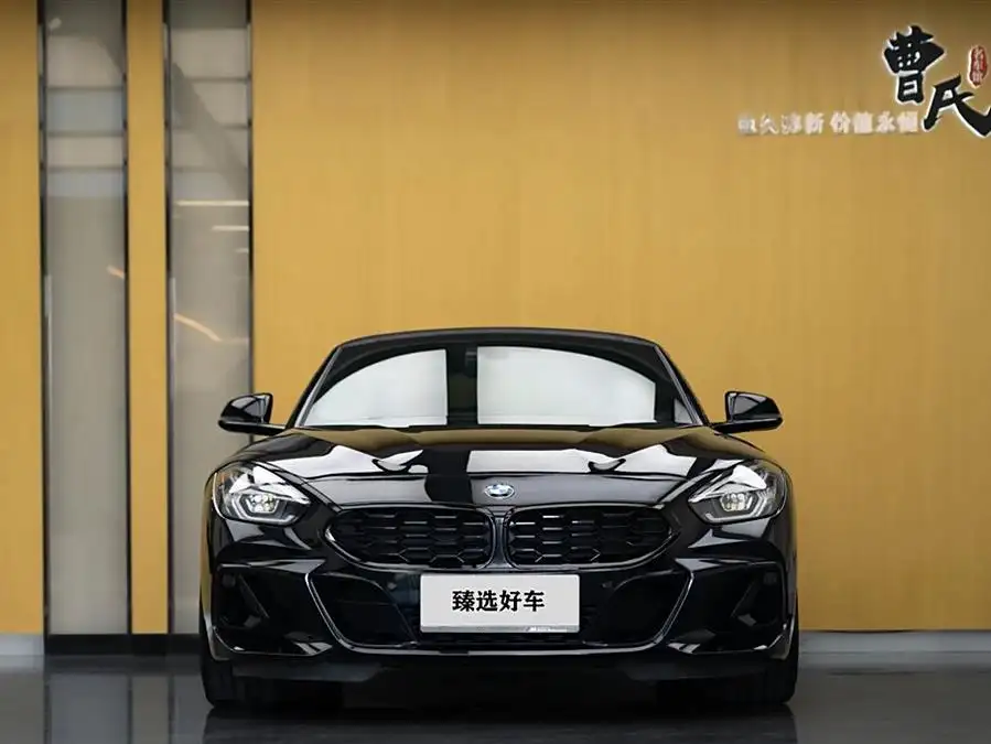 بي إم دبليو Z4 2023 sDrive 25i حزمة الرياضة الليلية M