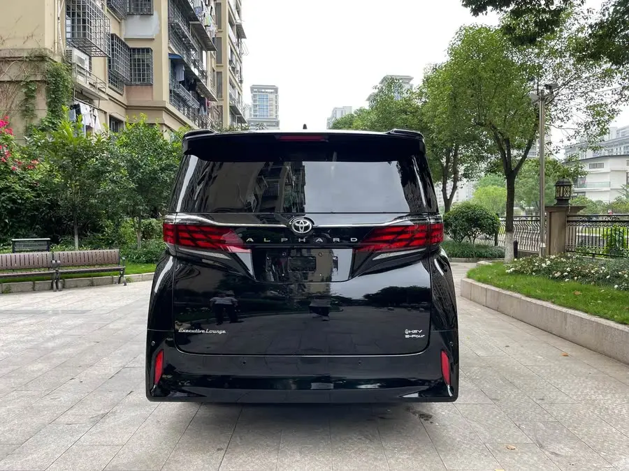 ألفارد 2024 هجين 2.5 لتر إصدار بريميوم