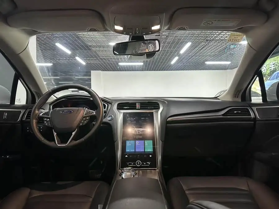 2020 مونديو EcoBoost 200 الفاخرة