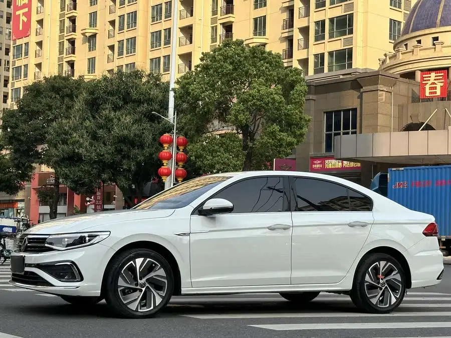 Bora 2023 300TSI DSG Premium Edition