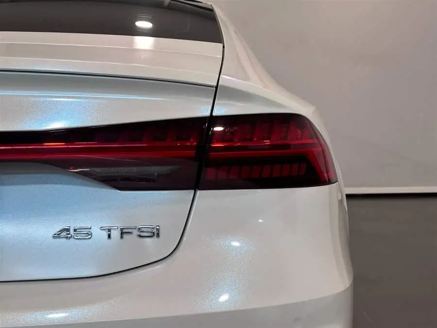 Audi A7 2023 45 TFSI Premium