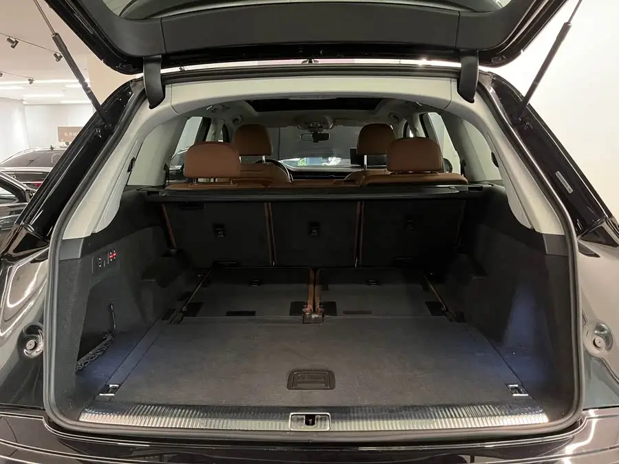 Audi Q7 2023 45 TFSI quattro S line Sport