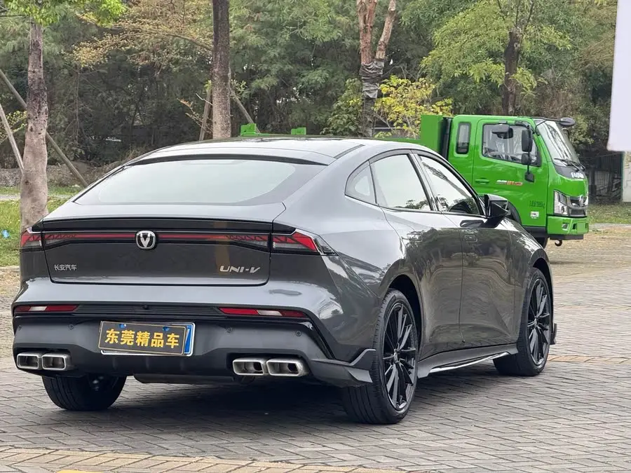 Changan UNI-V 2024 1.5T Premium Sport Model