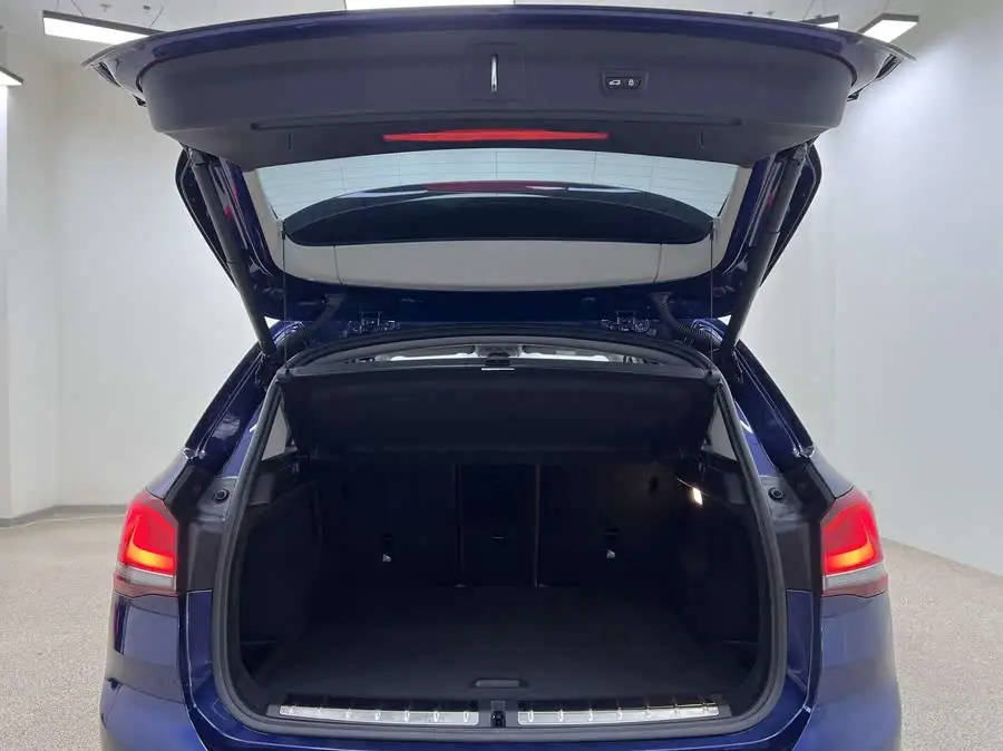 بي إم دبليو X1 2020 sDrive25Li النسخة الرائدة