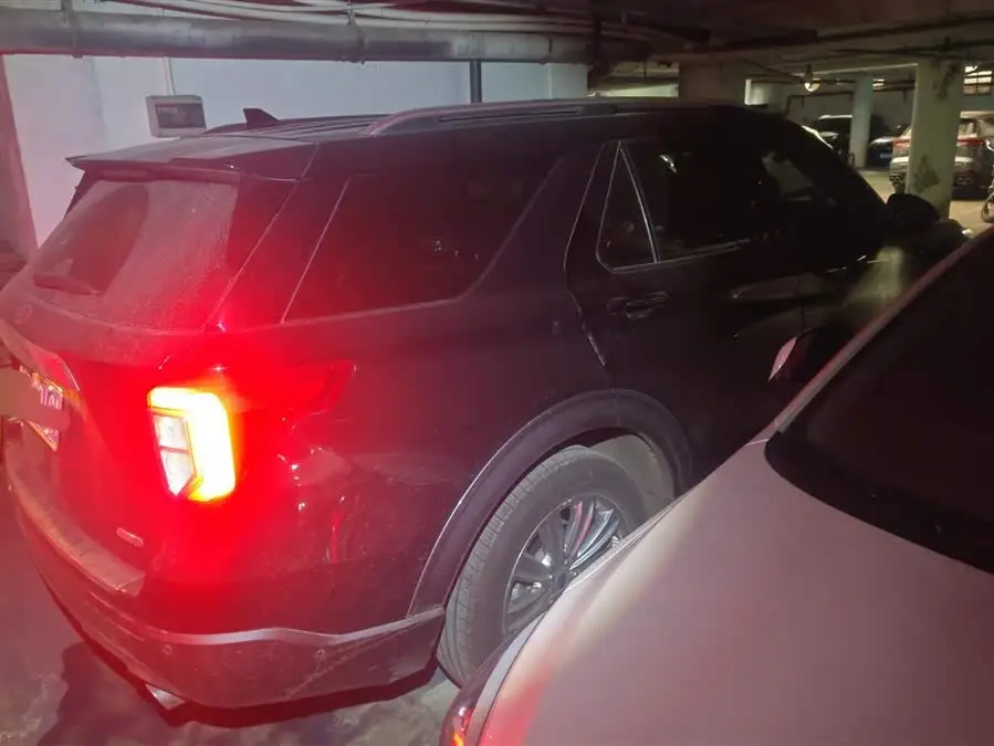 استكشاف 2020 EcoBoost 285 إصدار تيتانيوم 4WD 6 مقاعد