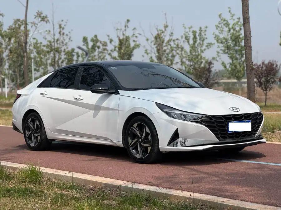 إيلانtra 2022 240TGDi DCT LUX النسخة المتميزة