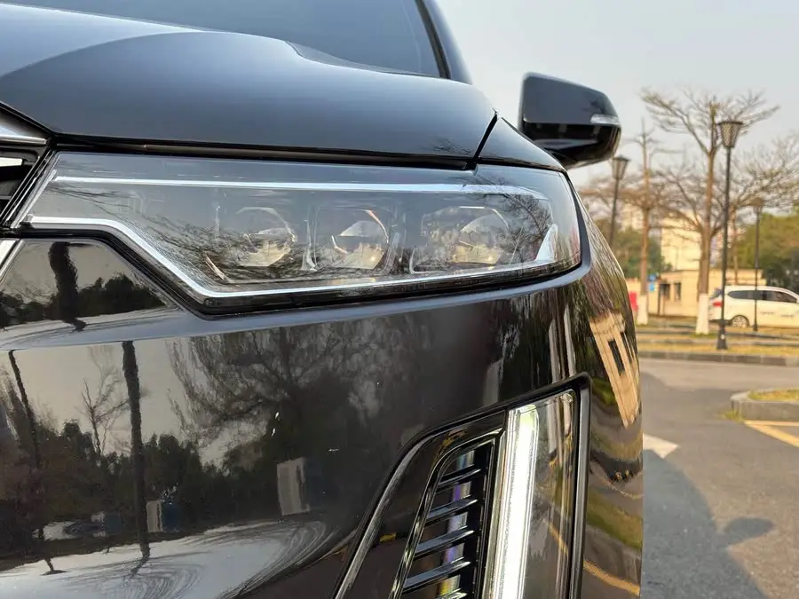 كاديلاك XT6 2021 2.0T طراز فاخر ذو ستة مقاعد ودفع ثنائي