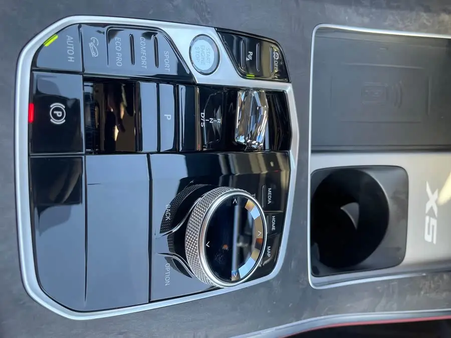 بي إم دبليو X5 2023 xDrive 30Li باقة M الرياضية الفاخرة ليلية