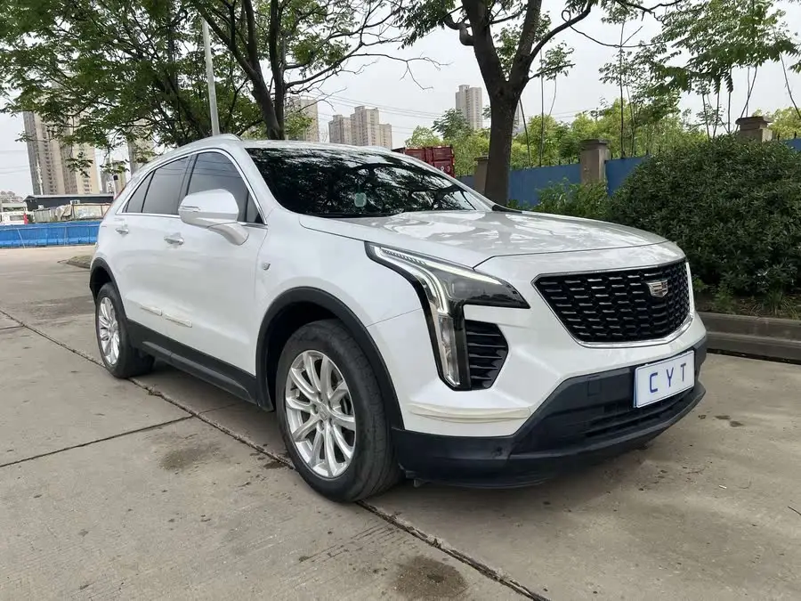 كاديلاك XT4 2022 28T دفع ثنائي فئة الرفاهية