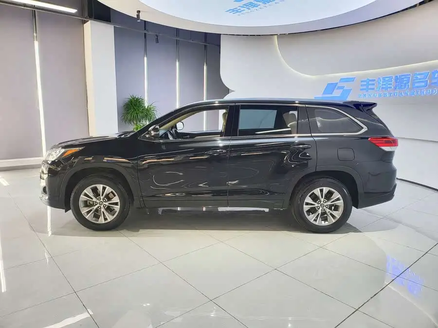 2021 هايلاندر 2.0T نسخة النخبة ذات الدفع الثنائي 7 مقاعد