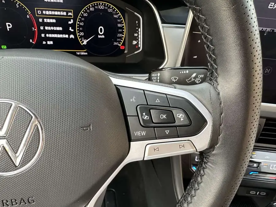 Bora 2023 300TSI DSG Premium Edition