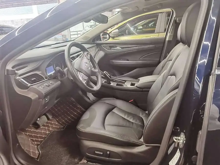 بيوك لاكروس 2021 652T فخمة