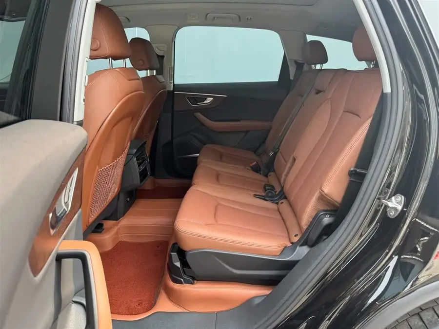 Audi Q7 2023 55 TFSI quattro S line Sport