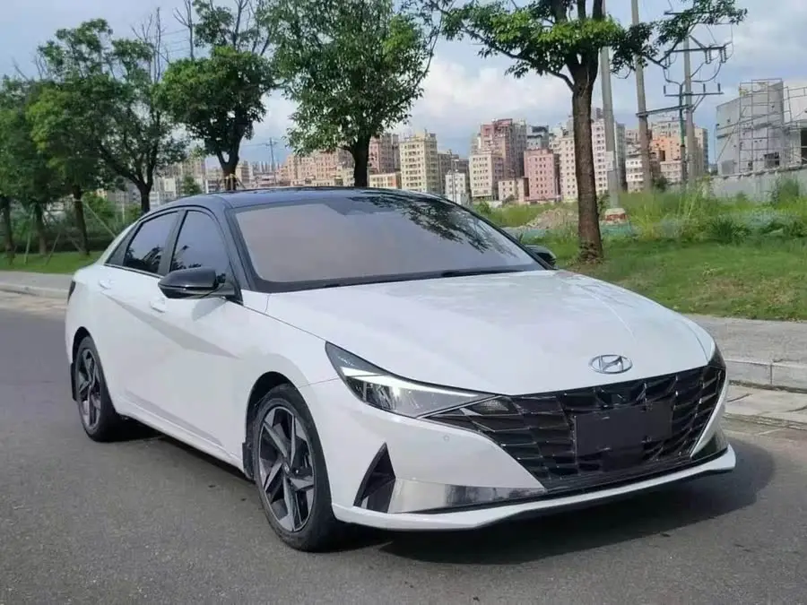 Elantra 2022 1.5L CVT LUX Premium Edition