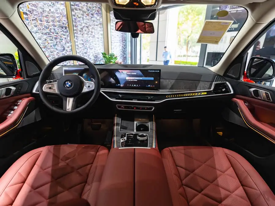 بي إم دبليو X5 2023 xDrive 40Li حزمة M الرياضية الليلية الحصرية