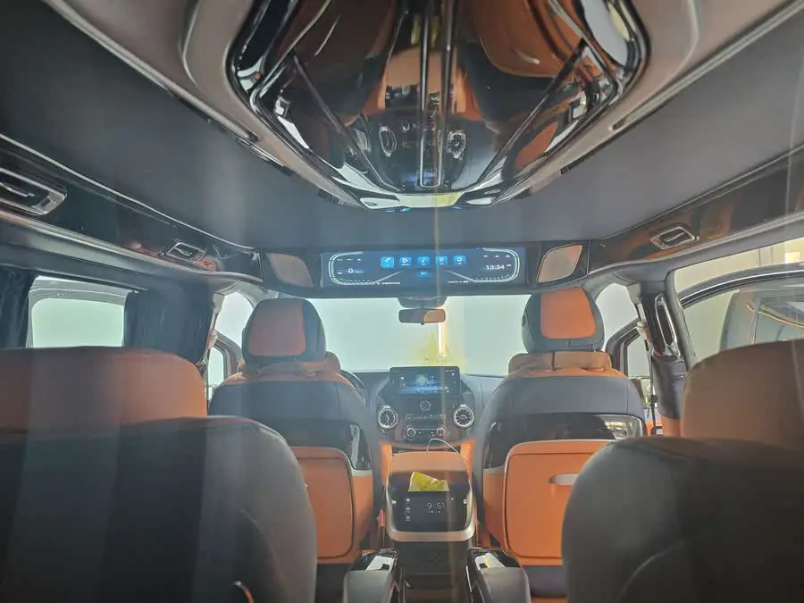 Vito 2023 2.0T Business Edition 7-seater